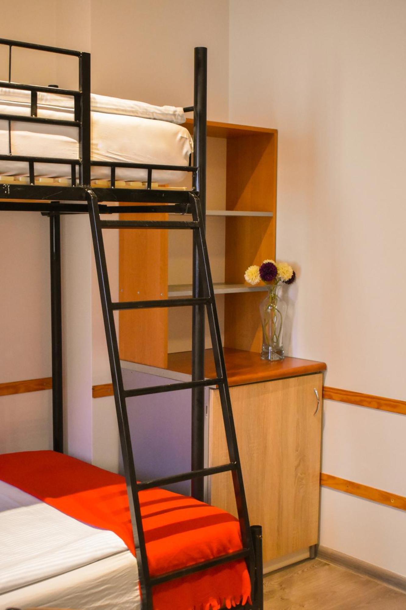 ורשה Arcus Premium Hostel מראה חיצוני תמונה